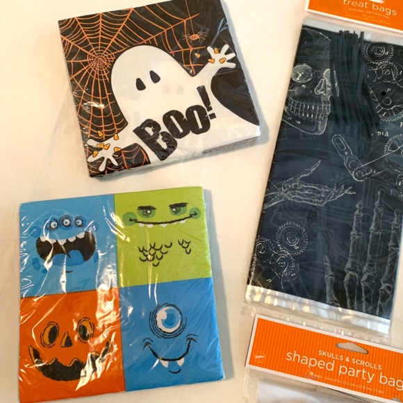 Halloween Flashlights & Fun Party Accessories - Picture 13 of 15